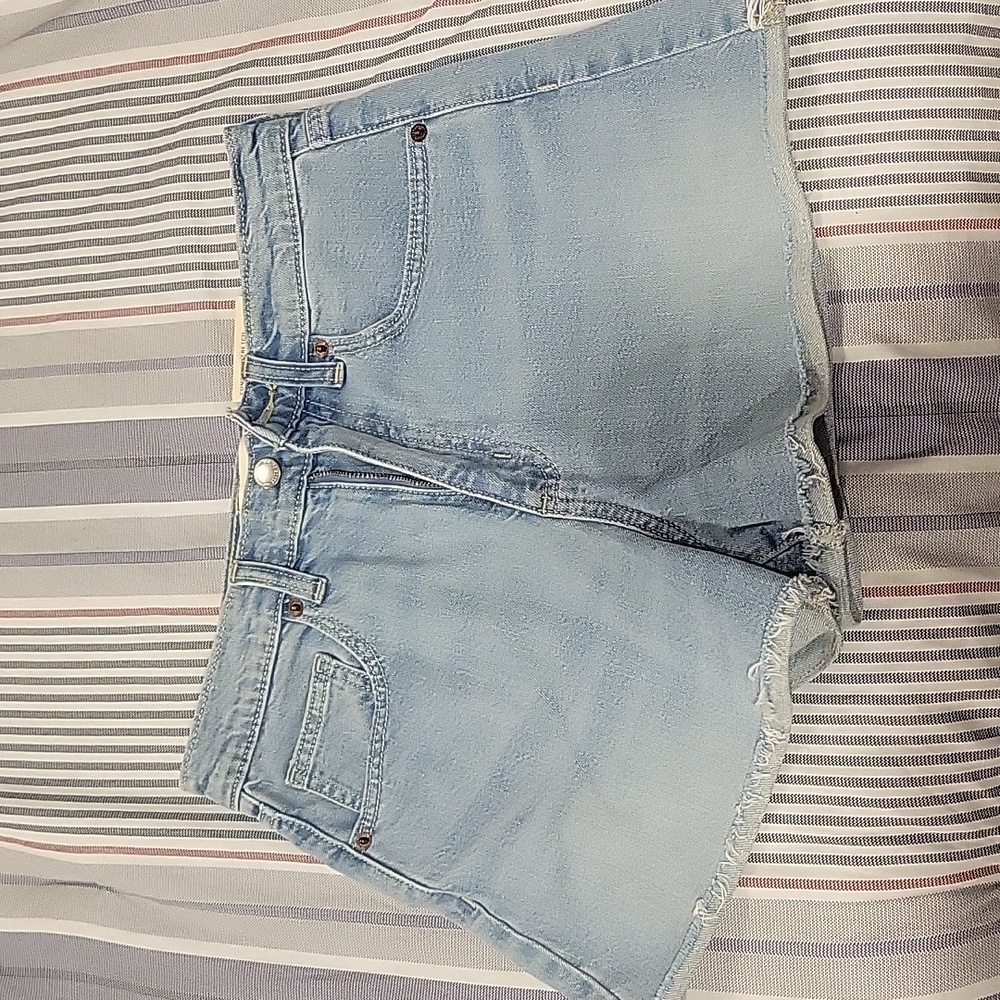 Universal Thred Shorts